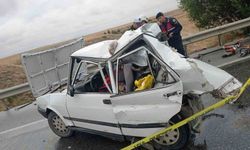 Eskişehir'de tır otomobile arkadan çarptı: 2 ölü