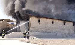 Gaziantep'te atık yağ tesisinde yangın: Ekiplerin müdahalesi sürüyor