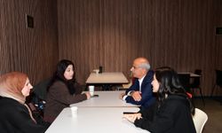 Gençlerden Başkan Er'e kütüphane teşekkürü