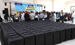 HBB'den üniversite öğrencilerine bavul ve ulaşım desteği