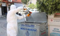 İncirliova'da karasinekle mücadele için çöp konteynerleri ilaçlandı