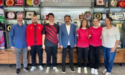 İşitme engelli milli badmintoncu Beren Su Ulus'tan Avrupa ikinciliği