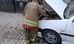 İskenderun'da otomobilde yangın çıktı