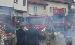 İtfaiyeciler yangın beklerken kutlamayla karşılaştı