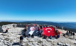 Kazdağları'nın zirvesinde bayrak yürüyüşü
