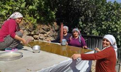 Kemaliye'de kadınlar pestili imece usulü hazırlıyor
