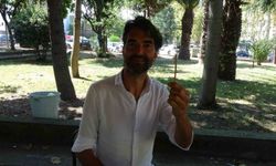 Kimi zaman otostop yaparak kimi zaman bisikletle 133 ülke gezdi