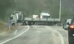 Kontrolden çıkan tır kara yolunu trafiğe kapattı
