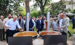 Konya Meram'da önce bağbozumu ardından pekmezler kaynatıldı