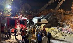 Küçükçekmece'de kentsel dönüşümdaki bina çöktü: 2 kişi yaralandı