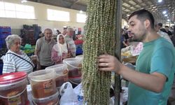 Kuru çiçek bamya pazarda gramla satılıyor: 'Hızır'ın cebinden düşen bamya'
