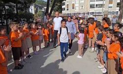 Lösemiyi yenen Talha, iki yıl sonra okulu ve arkadaşlarıyla buluştu