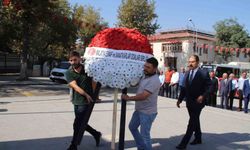 Malatya'da Ahilik Haftası için Atatürk Anıtı'na çelenk sunuldu