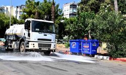 Muratpaşa'da çöp konteynerlerinde hijyen mesaisi