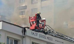 Öğrenci yurdunun çatısında yangın çıktı, çok sayıda ekip sevk edildi