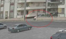 Oyun oynayan 4 yaşındaki çocuk, geri manevra yapan otomobilin altında kaldı