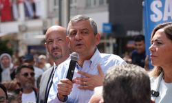 Özgür Özel Çorlu'da konuştu: 'Yeni Parti, geçmişte Cumhuriyet Halk Partisi'nde siyaset yapanların yeni partisidir'