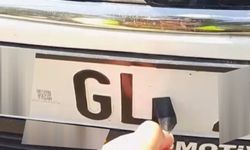 Plakada bant ile yapılan harf değişikliğine 140 bin TL ceza, 30 gün trafikten men