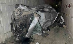 Samsun'da takla atarak hurdaya dönen otomobilde 2 kişi yaralandı