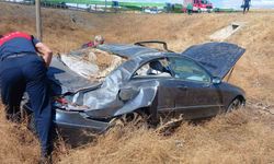 Şarampole uçan otomobilin sürücüsü yaralandı