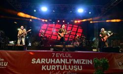 Saruhanlı'da kurtuluş coşkusu Yüksek Sadakat konseriyle taçlandı