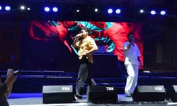 Selendi'de sahne alan Tefo & Seko gençleri coşturdu