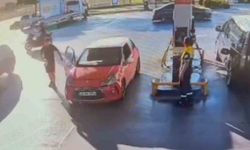 Şüphelinin para dolu poşeti alarak uzaklaştığı anlar; Kameraya yansıdı