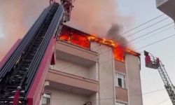 Teras katta çıkan yangın mahalleliyi sokağa döktü