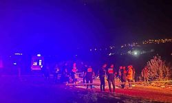Ters şeride giren alkollü tır sürücüsü motosiklete çarptı: 2 ölü, 1 yaralı