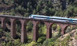 'Test süreçleri başarıyla devam eden Milli Elektrikli Hızlı Tren'imiz saatte 250 kilometre hıza ulaştı'