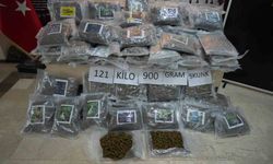 Tırın dorsesinden 121 kilo 900 gram skunk çıktı