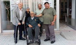 Türkiye Sakatlar Derneği Bafra Şubesi'nden şehit babasına akülü sandalye hediyesi