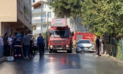 Tuzla'da 2 katlı binanın çatısı alev alev yandı