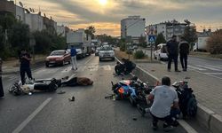 Umurlu'da motosikletler çarpıştı: 3 yaralı