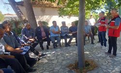 Uşak'ta tarım ekipleri üreticilerle bir araya geliyor