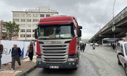 Uşak'ta tırın çarptığı yaya yaralandı