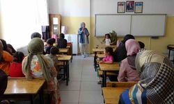 Van'da minik öğrenciler okul heyecanı yaşadı