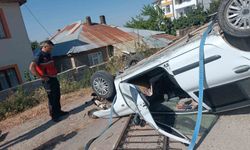 Van'da otomobil istinat duvarından düştü; 1 yaralı