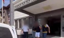 Yaralama ve öldürmeye teşebbüs suçlarından aranan şüpheli, 4 silahla yakalandı