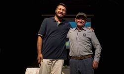 Yaren Leylek ve Adem Amca'nın dostluğu İzmir'de büyük ilgi gördü