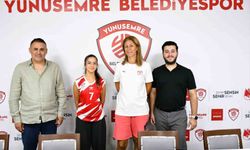 Yunusemre Belediyespor genç libero Eylül Aydemir'i renklerine bağladı
