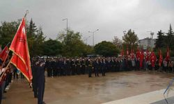 29 Ekim Cumhuriyet Bayramı kutlamaları çelenk sunma töreniyle başladı