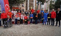 512 sporcu Cumhuriyet coşkusu için ter döktü