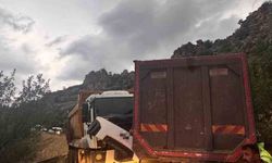Adıyaman'da iki kamyon çarpıştı: 2 yaralı