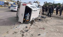 Adıyaman'da otomobil ile kamyonet çarpıştı: 3 yaralı