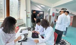 ADÜ'de öğrenciler üç boyutlu inceliyor