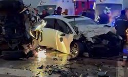 Aksaray'da iki otomobil çarpıştı: 2 ağır yaralı