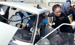 Aksaray'da iki otomobil çarpıştı: 2 yaralı