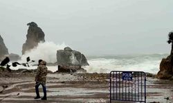 Amasra'da dalga boyu 10 metreyi aştı