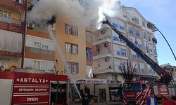 Antalya'da 5 katlı binada yangın: Mahsur kalan 2'si çocuk 4 kişiyi itfaiye kurtardı